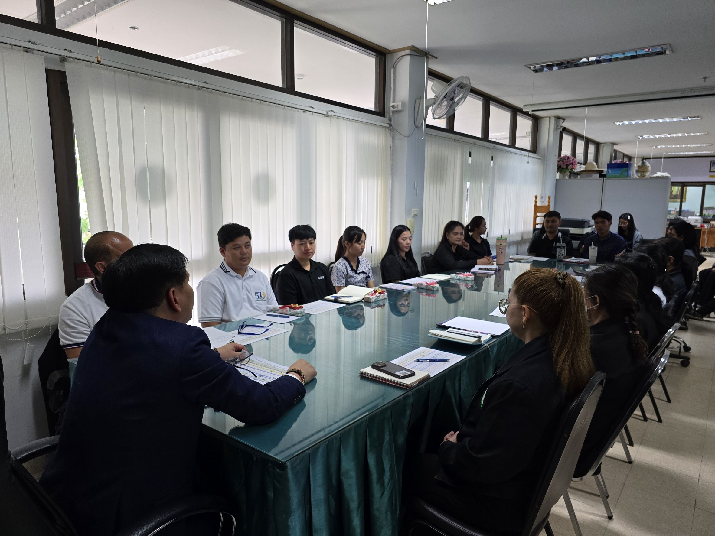 title - วันที่ 9 มิถุนายน 2569 นายวิทูล ประดิษฐบุญ ปฏิรูปที่ดินจังหวัดปราจีนบุรี ได้มอบนโยบาย ของรัฐมนตรีช่วยว่าการกระทรวงเกษตรและสหกรณ์ พร้อมทั้งชี้แจงแนวทางการปฏิบัติงาน แก่บุคลากรในสังกัด โดยได้ร่วมรับฟังปัญหา อุปสรรค และหารือแนวทางการขับเคลื่อนภารกิจตามแผนงานและโครงการประจำปีงบประมาณ พ.ศ. 2569